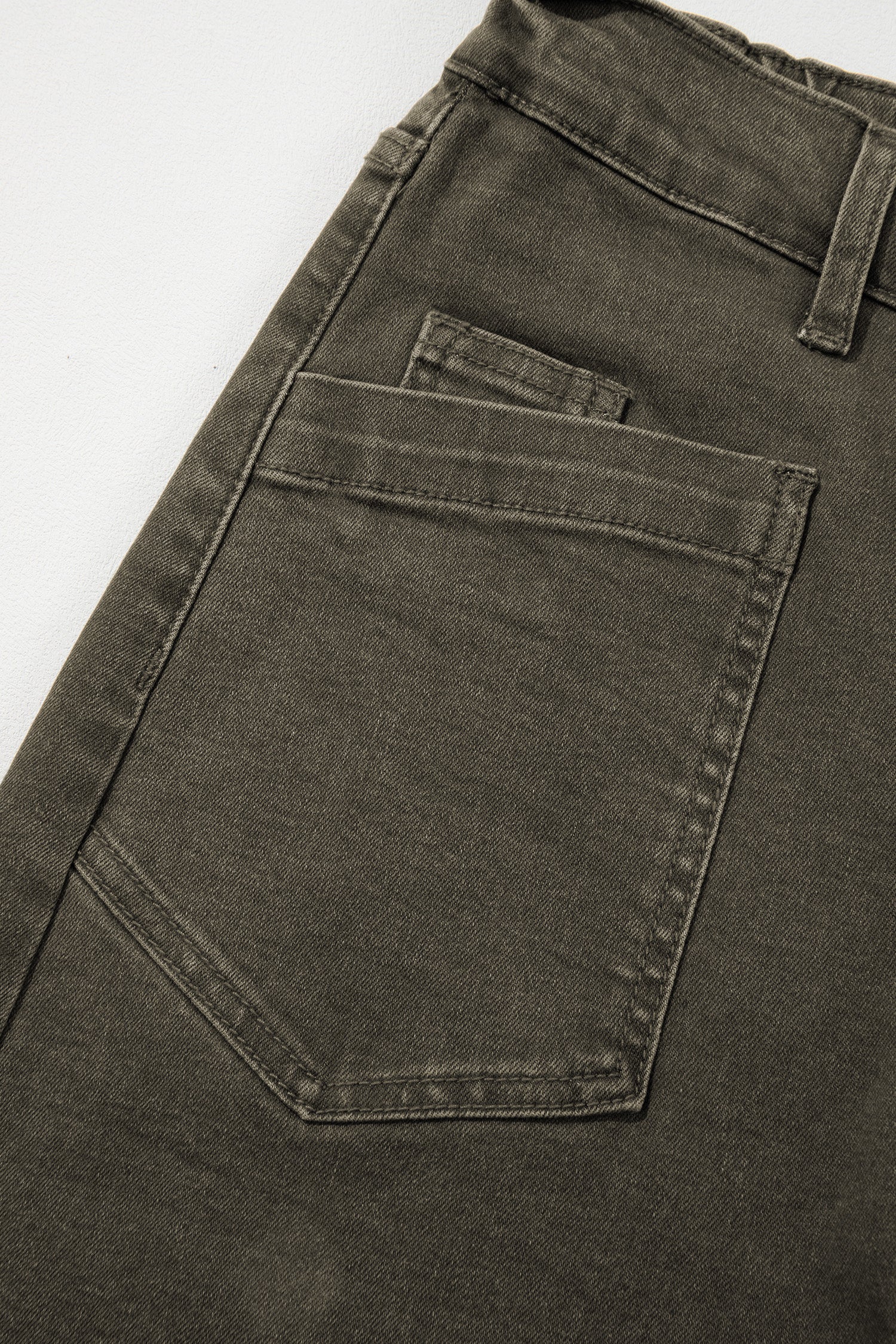 Beau Blue Solid Color Square Patch Pocket Ankle-length Barrel Jeans