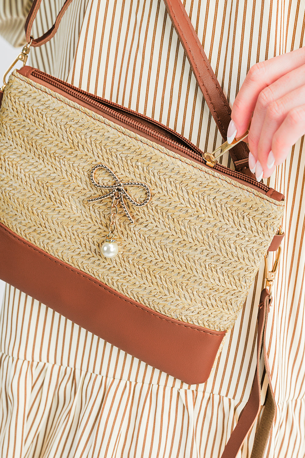 Beige Pearl Bow Decor Woven Patchwork Shoulder Bag