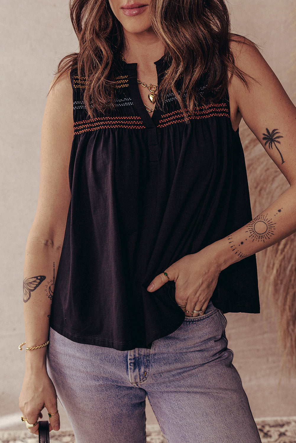 Black Colorful Shirred Yoke Notched V Neck Tank Top