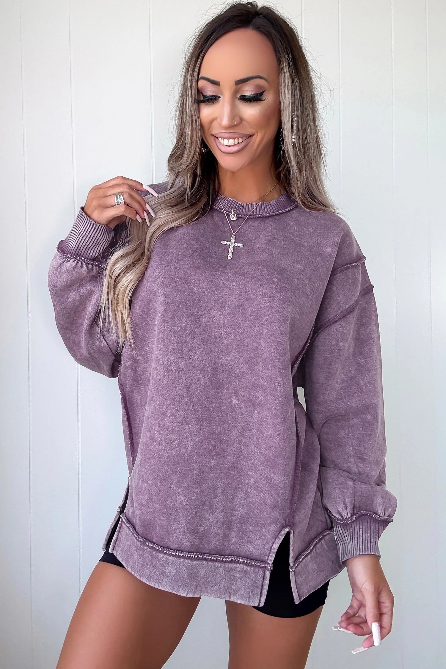 Red Sandalwood Mineral Wash Exposed Seam Side Slit Sweatshirt