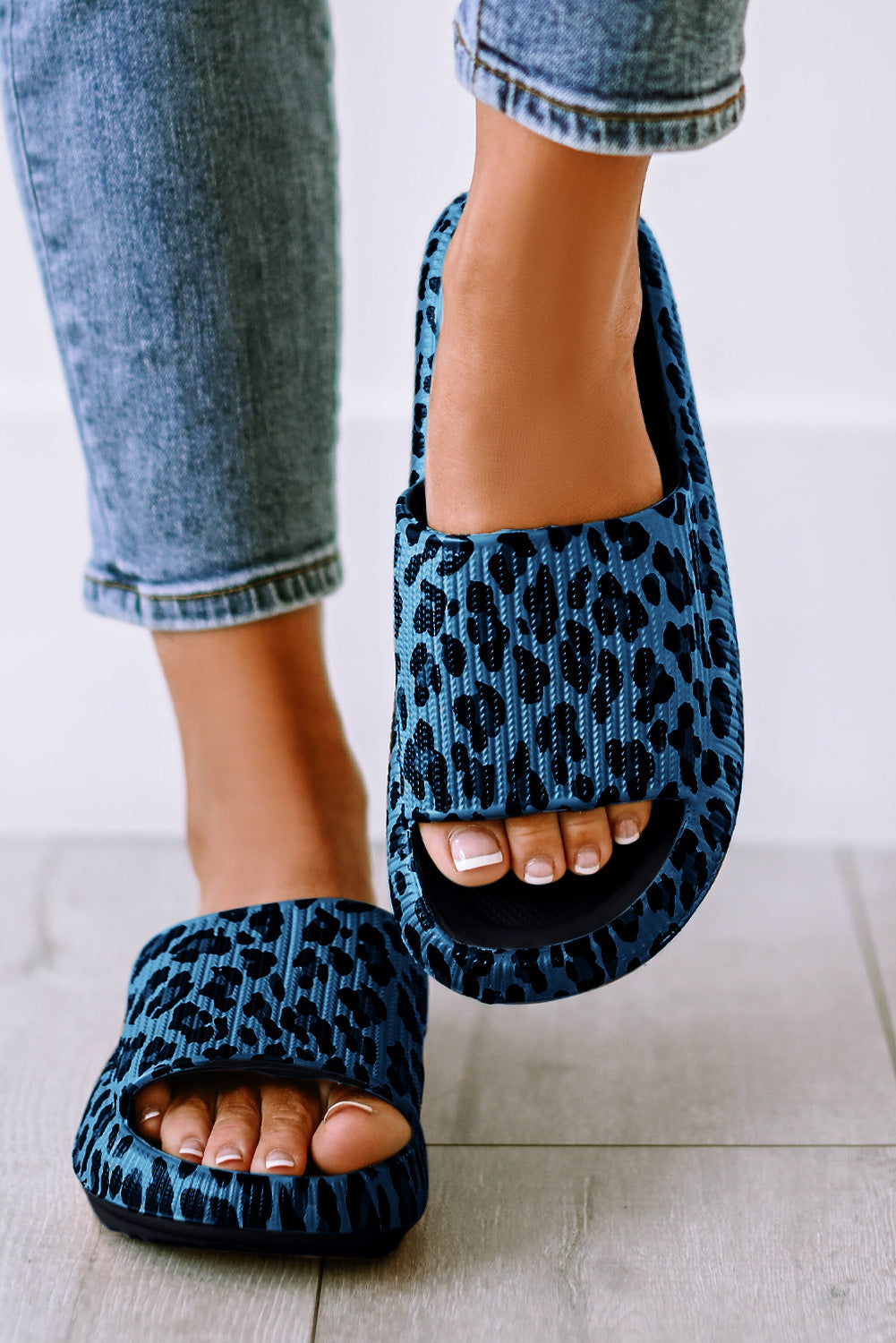 Pink Leopard Print Thick Sole Slip On Slippers